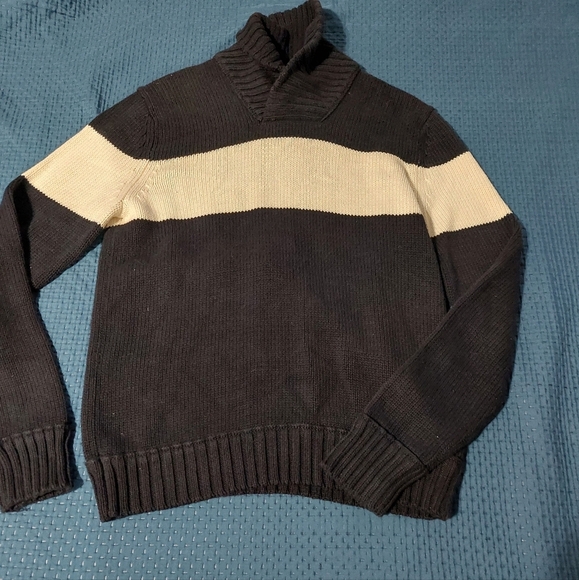 American Eagle Outfitters Black and Cream Turtleneck Sweater - Picture 1 of 3
